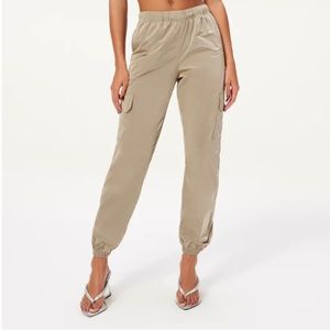 GOOD AMERICAN SHINE BOYFRIEND CARGO